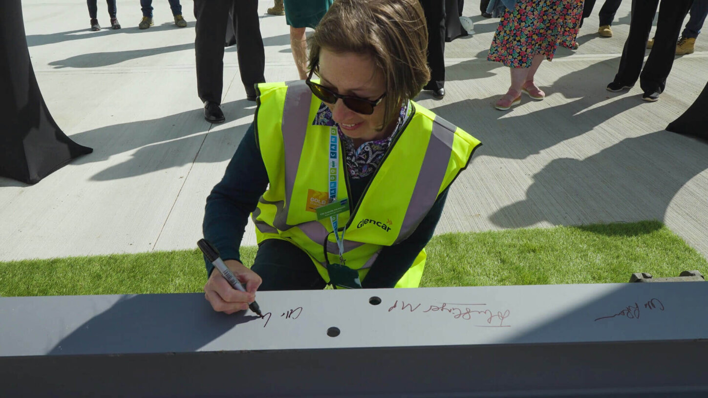 Steel-Signing3[1]